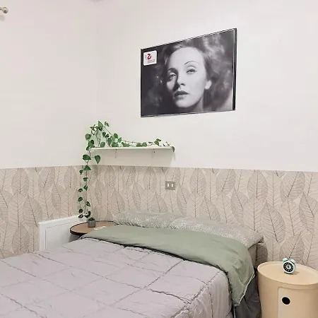 Pothos House - Downtown With Patio And Large Living דירה *